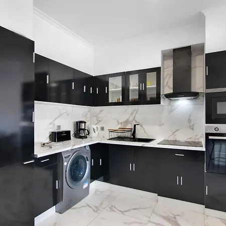 Alpha House * Alcantarilha